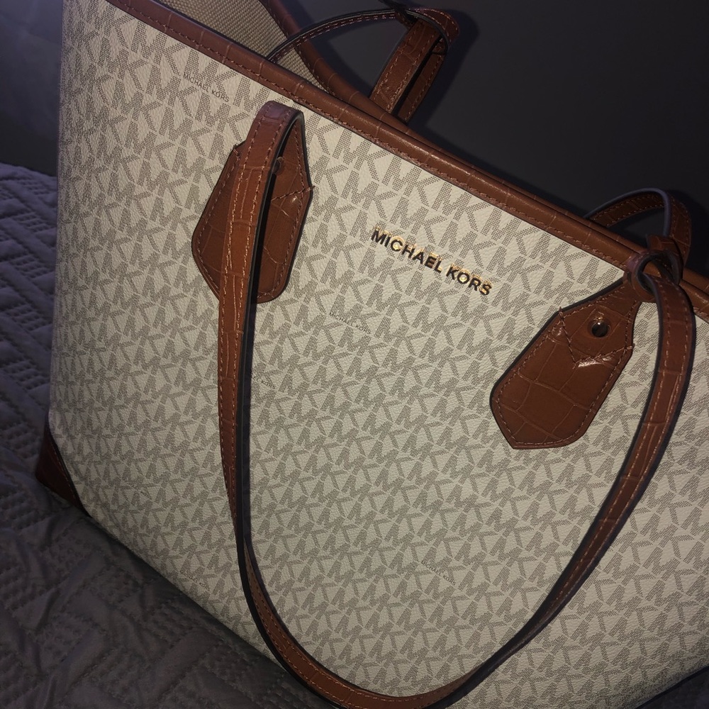 Michael kors tote